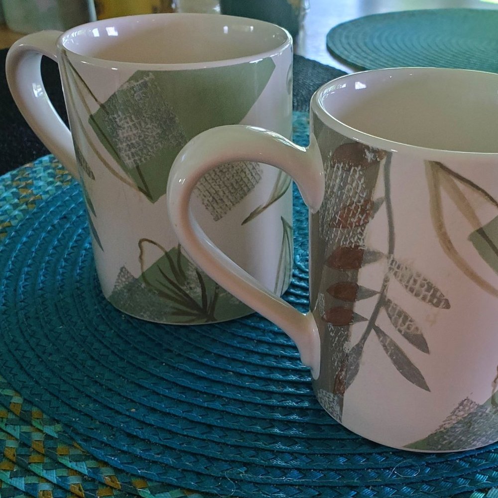 2 Corelle Textured Leaves Stoneware Coffee Mugs Green Leaves Geometric Shapes